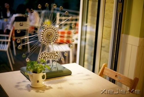 晚安心语:等着别人来爱你,不如自己努力爱自己 (3)